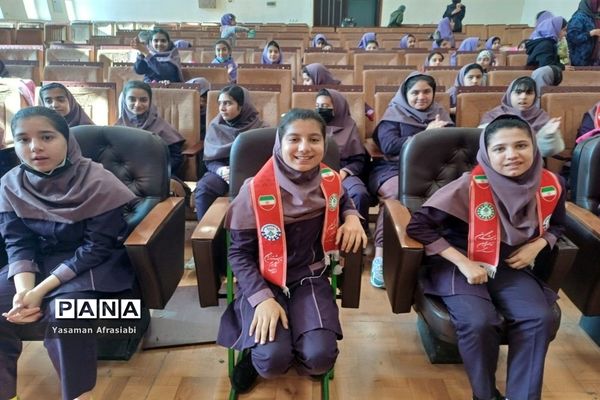 جشن میلاد حضرت زهرا(س) در دبستان معارف 6 ناحیه 3