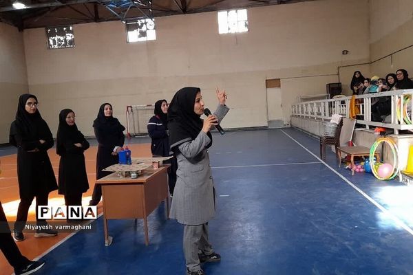 کارگاه اختلالات یادگیری با محوریت بازی درمانی ویژه‌ آموزگاران پایه‌ اول تا سوم 