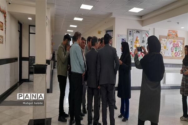بازدید و تجربه‌گردانی مدیران شهرستان صالح آباد  ازفعالیت‌های دبستان عذرا پور شهریاری