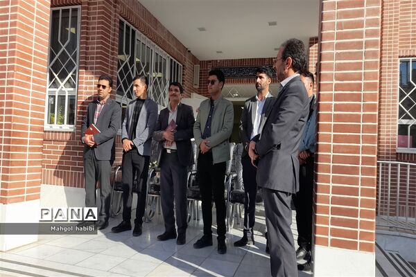 بازدید و تجربه‌گردانی مدیران شهرستان صالح آباد  ازفعالیت‌های دبستان عذرا پور شهریاری