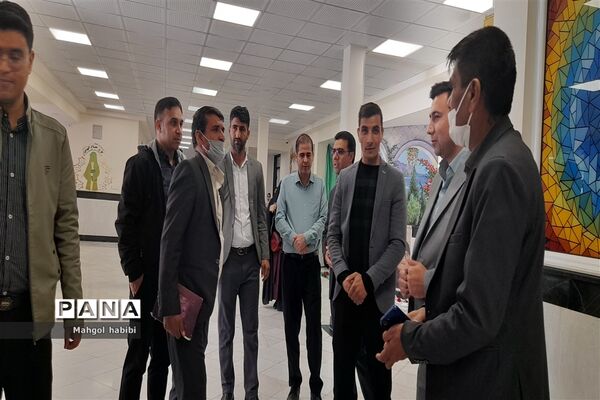 بازدید و تجربه‌گردانی مدیران شهرستان صالح آباد  ازفعالیت‌های دبستان عذرا پور شهریاری