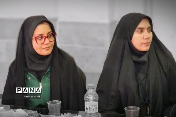 برگزاری جلسه تکریم بانوان اداری آموزش و پرورش منطقه۱۸