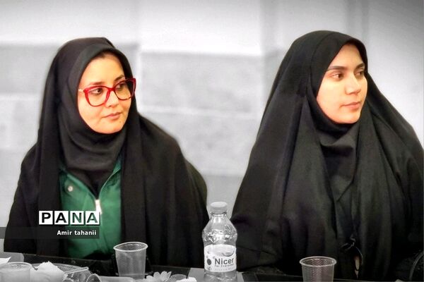 برگزاری جلسه تکریم بانوان اداری آموزش و پرورش منطقه۱۸