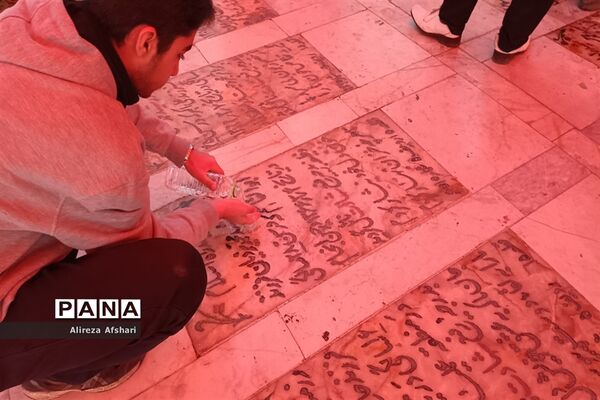 تجدید میثاق دانش‌آموزان ناحیه چهار قم با آرمان‌های شهدا