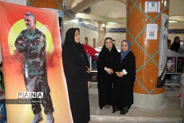 تجدید میثاق دانش‌آموزان با شهدا در بوشهر