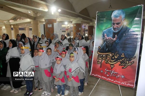 تجدید میثاق دانش‌آموزان با شهدا در بوشهر