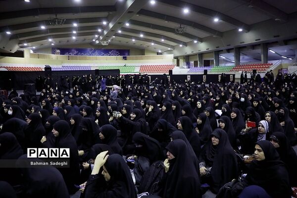مراسم وداع با پیکر دانشجومعلم شهیده فائزه رحیمی