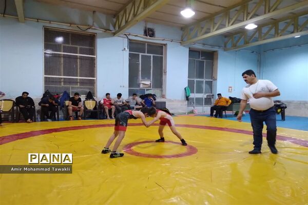 اولین دوره مسابقات کشتی مدارس بافق