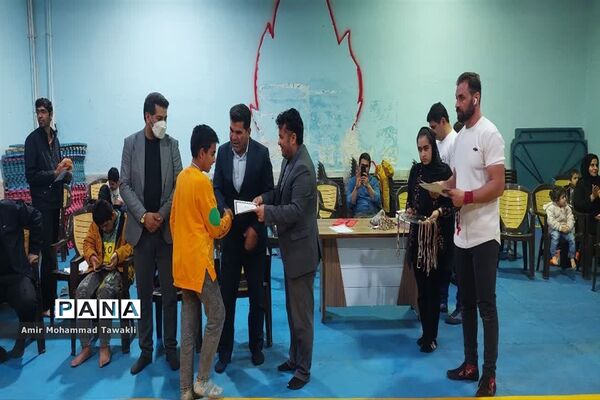 اولین دوره مسابقات کشتی مدارس بافق