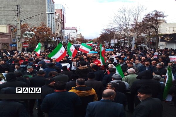 راهپیمایی مردم زنجان درحمایت از محکومیت حادثه تروریستی کرمان