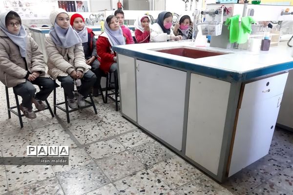 بازدید علمی دانش آموزان دبستان لطیفه از پژوهش سرای رازی ناحیه ۷