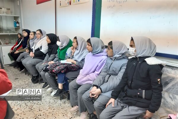 بازدید علمی دانش آموزان دبستان لطیفه از پژوهش سرای رازی ناحیه ۷