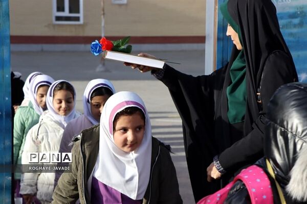 جشن تکلیف 1600 نفری دختران ناحیه یک بهارستان