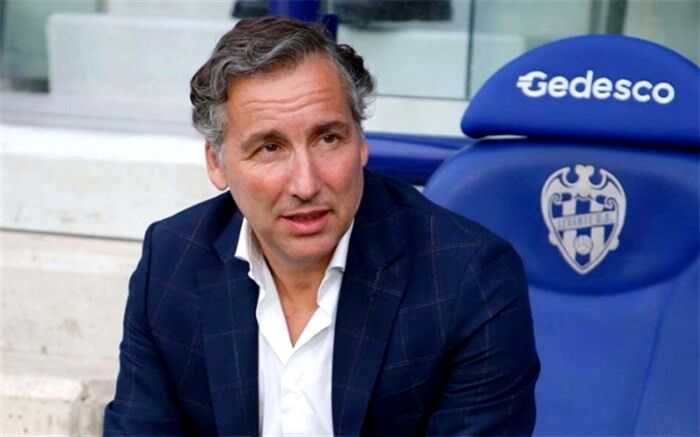خاویرا پریرا،  پشت درب اردوگاه پرسپولیس