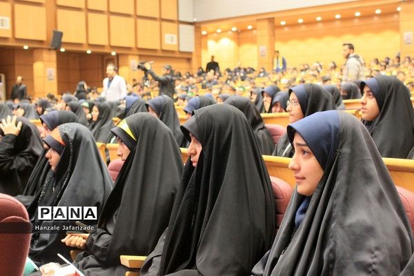 مراسم یادبود شهدای دانش‌آموز حادثه تروریستی گلزار شهدا کرمان