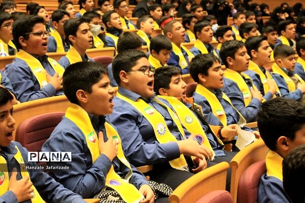 مراسم یادبود شهدای دانش‌آموز حادثه تروریستی گلزار شهدا کرمان