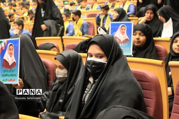 مراسم یادبود شهدای دانش‌آموز حادثه تروریستی گلزار شهدا کرمان