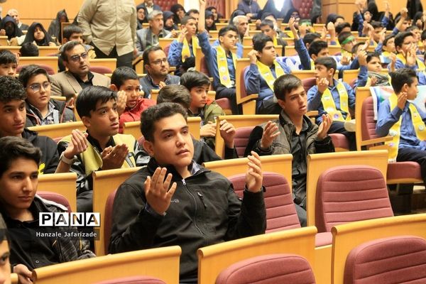 مراسم یادبود شهدای دانش‌آموز حادثه تروریستی گلزار شهدا کرمان