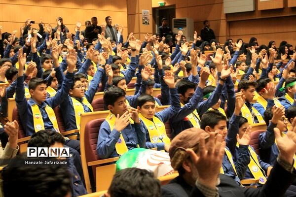 مراسم یادبود شهدای دانش‌آموز حادثه تروریستی گلزار شهدا کرمان