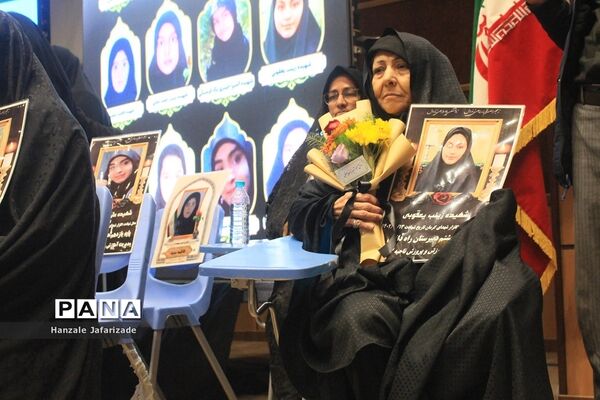 مراسم یادبود شهدای دانش‌آموز حادثه تروریستی گلزار شهدا کرمان