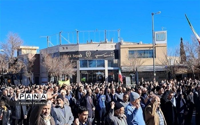 دشمنان از دوستداران سردار مقاومت هراس دارند