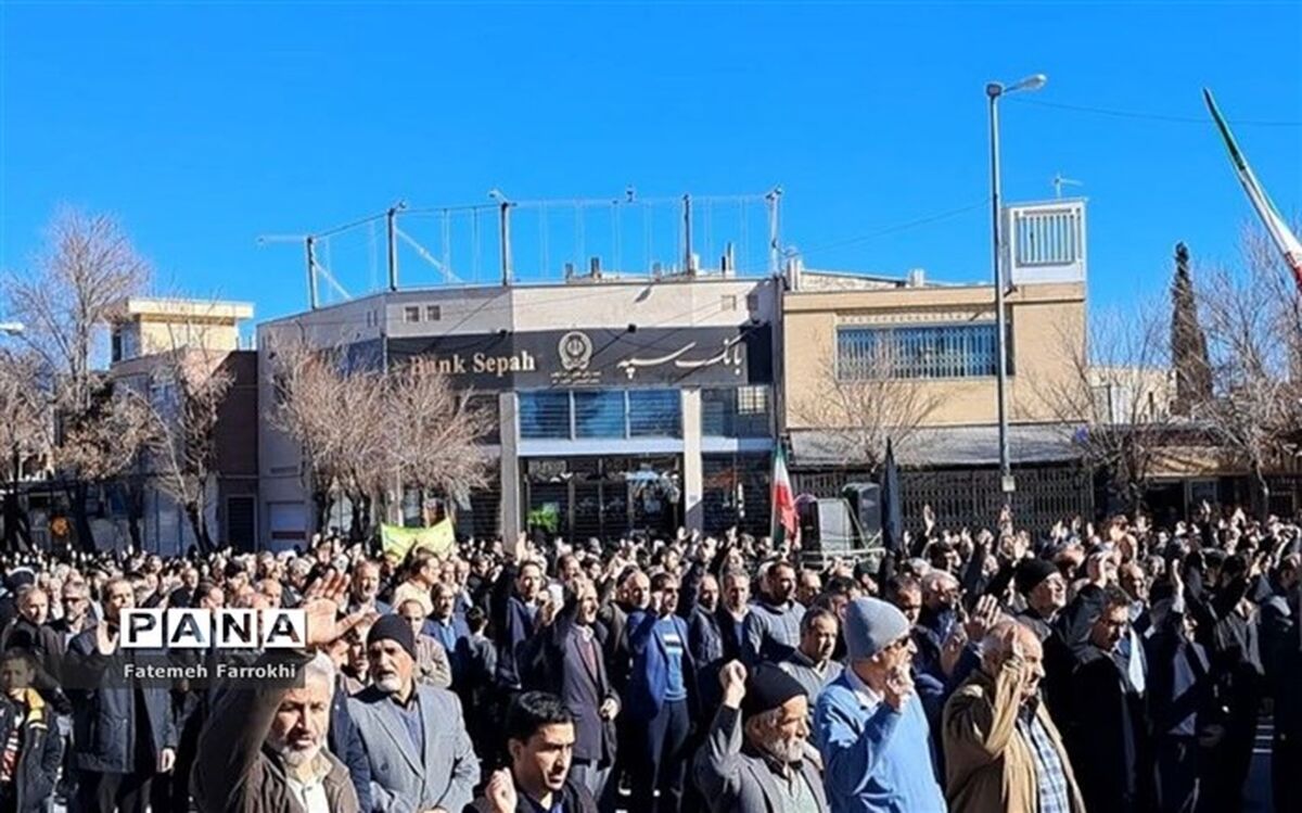 دشمنان از دوستداران سردار مقاومت هراس دارند