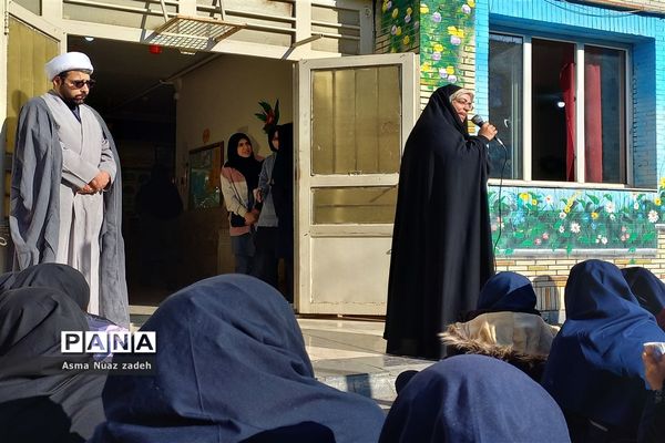 پرچم اباعبدالله الحسین (ع) در دبیرستان حداد ۲