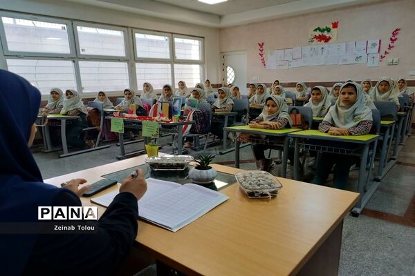 یادواره‌ی شهدای دانش‌آموزی حادثه تروریستی کرمان در مدارس ناحیه ۵