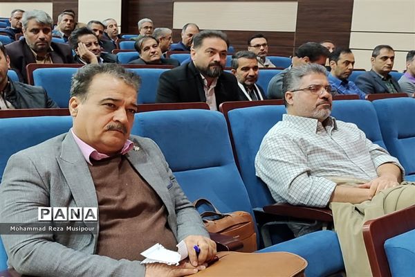 نشست تعاملی مدیران مدارس شهرستان ملارد با موضوع کیفیت‌بخشی عملکرد