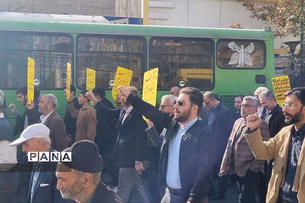 خروش انقلابی مردم ورامین در محکومیت از عملیات تروریستی کرمان