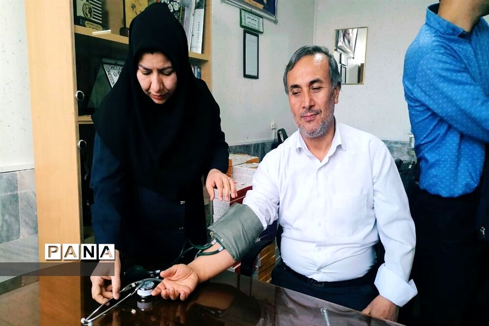 اجرای طرح ملی غربالگری دیابت و فشار خون در آموزش و پرورش قوچان