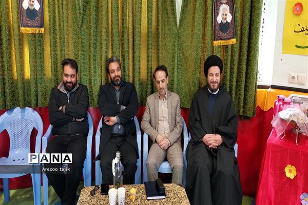 جشن تکلیف دانش‌آموزان دبستان زنده یاد قمصری