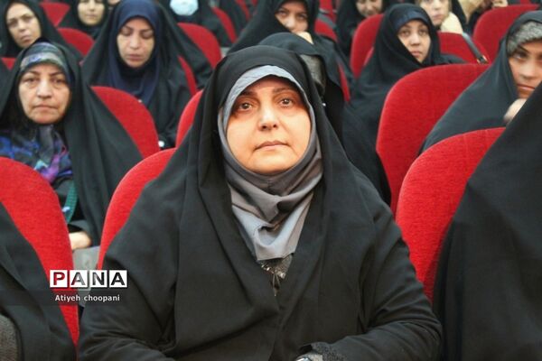 نخستین همایش شیوه‌های صحیح انتقال مفاهیم انسانی به کودک و نوجوان