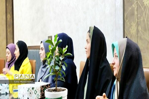جلسه انجمن پژوهش و تحقیق با موضوع شجاعت و ایثار در شهرستان پیشوا