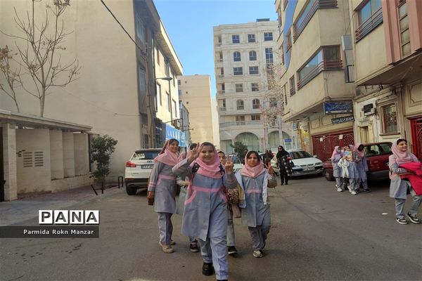 بازدید دانش‌آموزان آموزشگاه شاهدفاطمه الزهرا(س) ازآزمایشگاه پژوهش‌سرای رازی