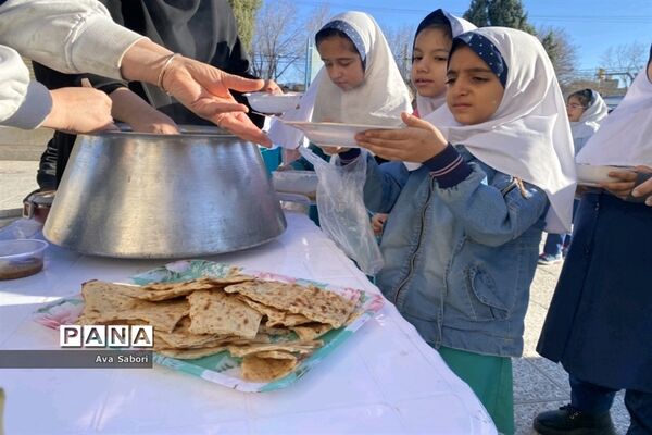 سوگواره شهدای دانش‌آموز کرمان در مدارس آباده