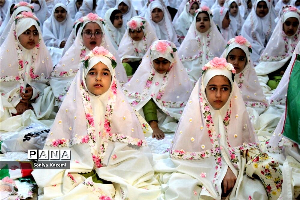 جشن تکلیف ۸۰۰  دانش‌آموز دختران در ناحیه دو ساری
