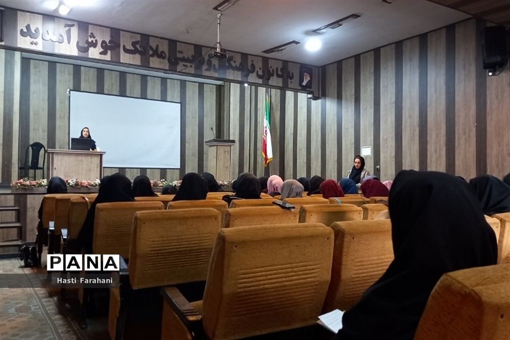 کارگاه شناسایی اختلالات عصبی و یادگیری در قرچک