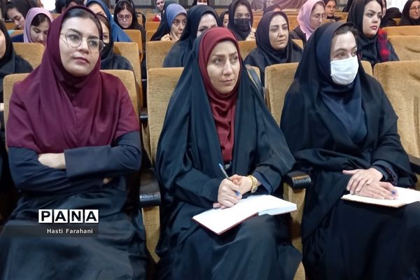 کارگاه شناسایی اختلالات عصبی و یادگیری در قرچک