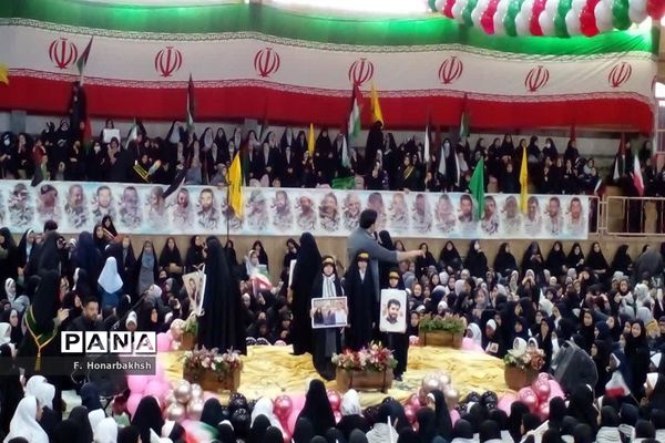 گرامیداشت یاد دانش‌آموزان شهید کرمان در همایش «دختران حاج قاسم»
