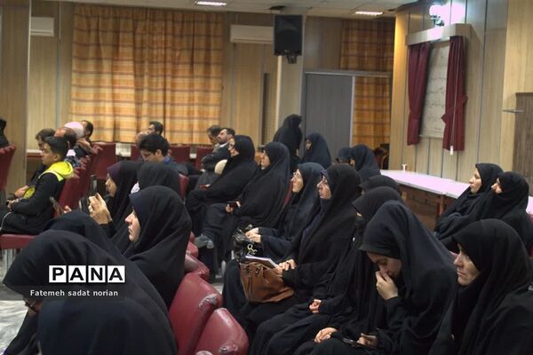 نشست های بصیرتی جهاد تبیین فرهنگیان تبادکان