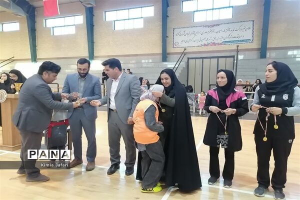 مسابقات فوتسال دانش‌آموزان دختر بافق