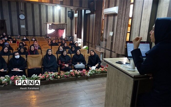 کارگاه شناسایی اختلالات عصبی رشدی و یادگیری ویژه معلمان کودکستان‌ها در قرچک/فیلم