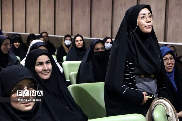 کارگاه آموزشی مربیان پیشتاز ناحیه ۵ مشهد