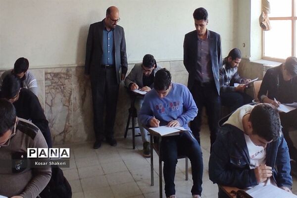 بازدید مدیر آموزش و پرورش قوچان از روند برگزاری امتحانات نوبت اول