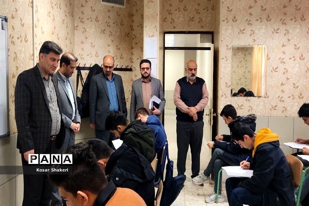 بازدید مدیر آموزش و پرورش قوچان از روند برگزاری امتحانات نوبت اول