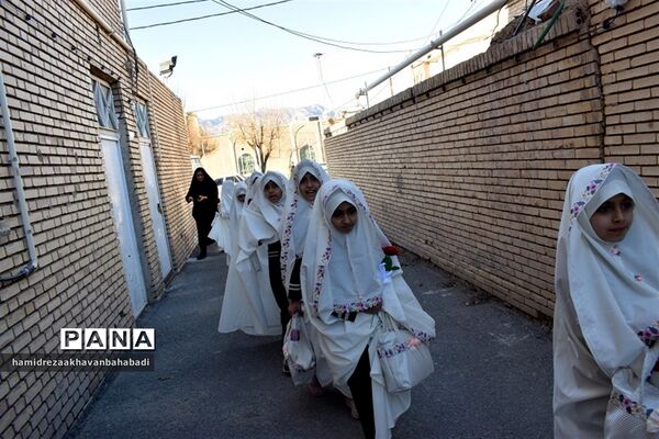 آیین جشن تکلیف ۲۰۰ دانش‌آموزان در بهاباد