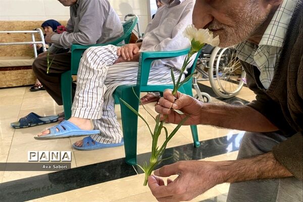 یک دنیا مهر از روز مادر تا روز پدر