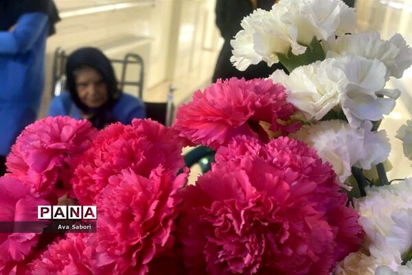 یک دنیا مهر از روز مادر تا روز پدر