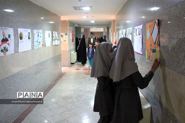 تجلیل از برگزیدگان مسابقه نشریه‌نگاری در حوزه دانش‌آموزی ابرکوه